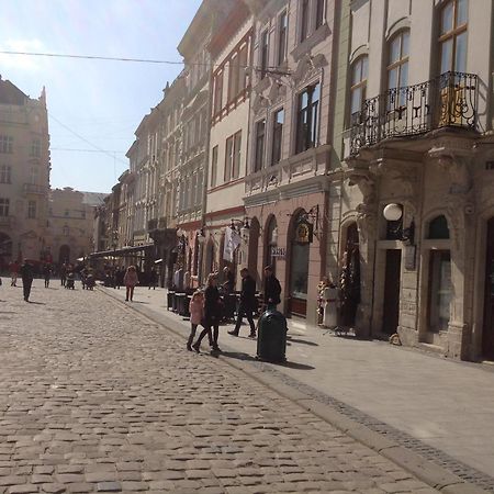 Apartments On Plocsha Rynok 40 Lviv Eksteriør bilde