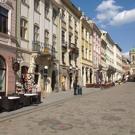 Apartments On Plocsha Rynok 40 Lviv Eksteriør bilde